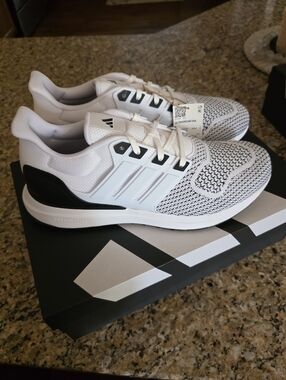 Adidas Ultradream Men's Running Shoes Cloud White Dreamstrike| SIZE 10.5| NEW